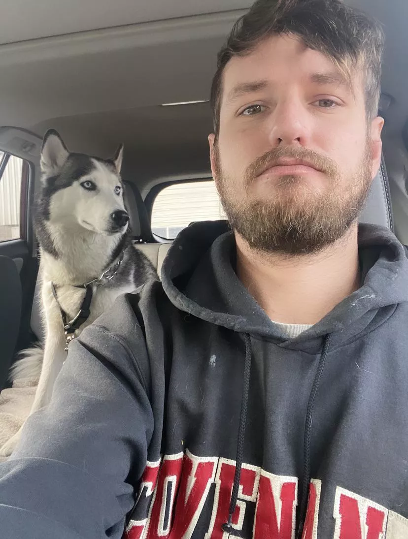 Anyone else get to work and for whatever reason you just sit in your car on your phone for a few minutes because it’s hard to drag yourself through the door? I think these short, dark winter days make me tired 😴 Anyone else get to work and for whatever reason you just sit in your car on your phone for a few minutes because it’s hard to drag yourself through the door? I think these short, dark winter days make me tired 😴
