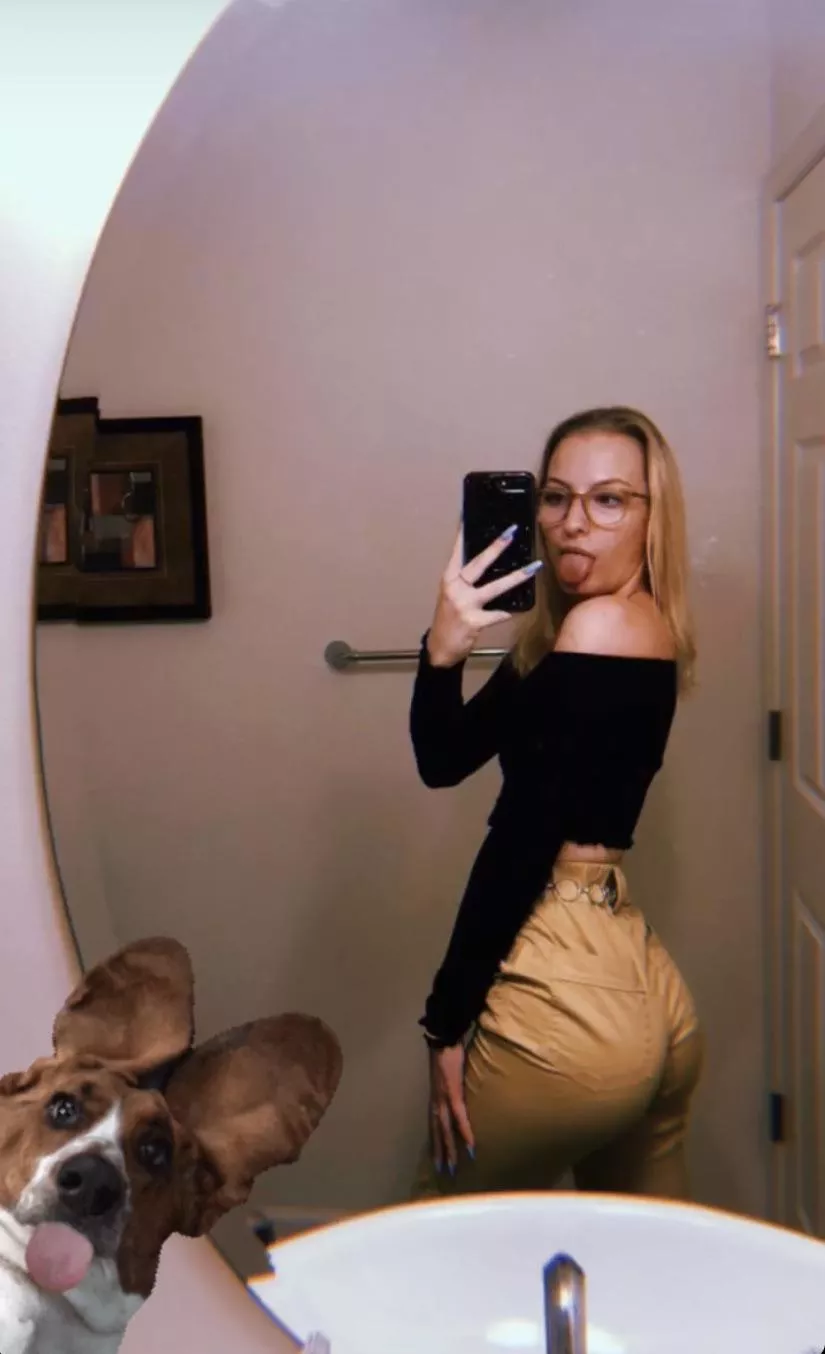 Anyone else have a PAWG obsession? Anyone else have a PAWG obsession?