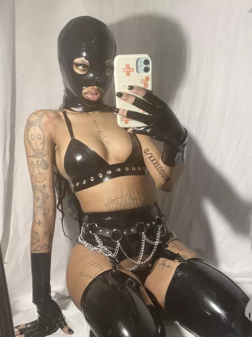 Anyone else have a rubber addiction? 🖤