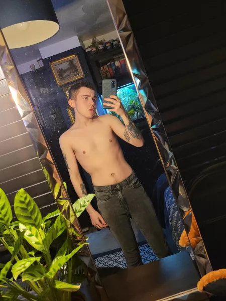 Anyone else wanna get undressed and play PC games ๐๐