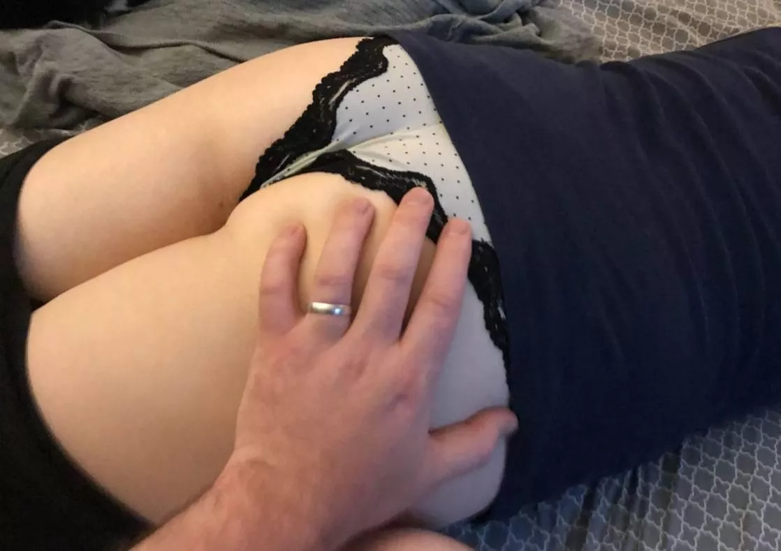 Anyone else want to get their hands on my wife’s ass? Anyone else want to get their hands on my wife’s ass?