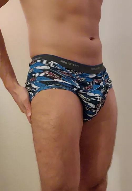 Anyone else wear Fruit of the Loom briefs?