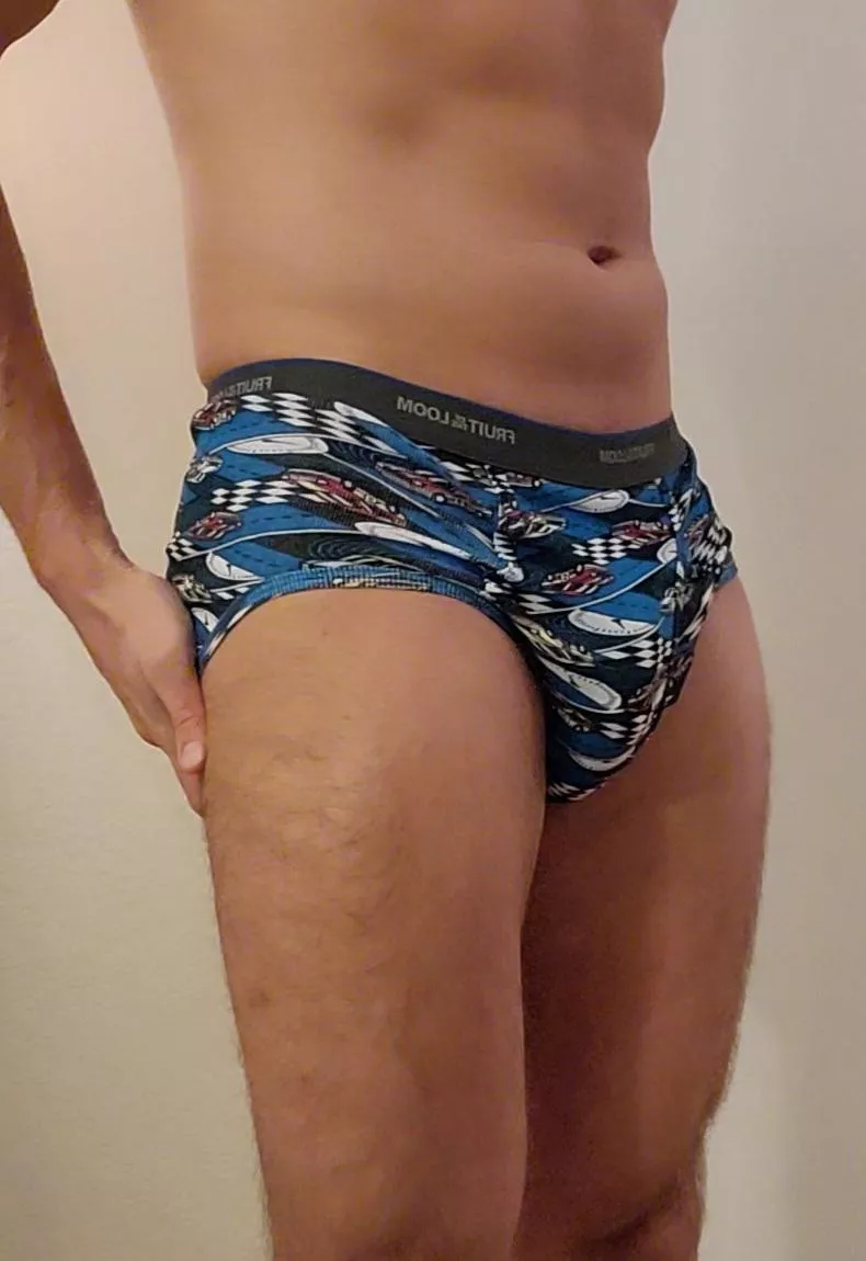 Anyone else wear Fruit of the Loom briefs?