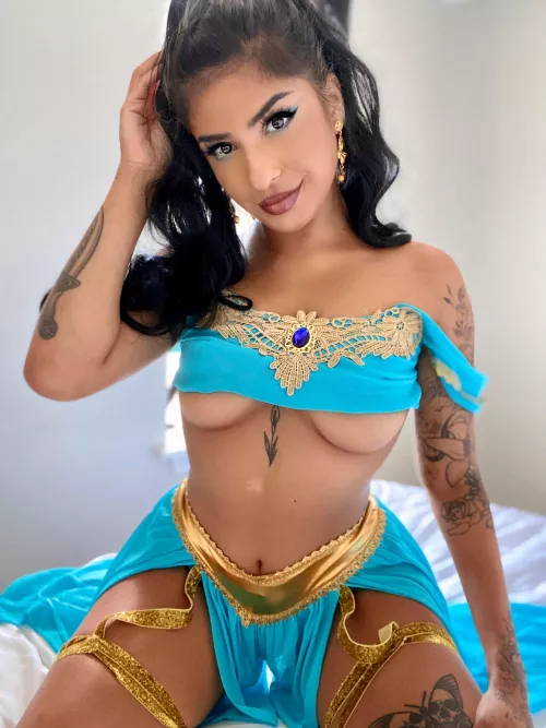 Anyone elseโs childhood crush, Princess Jasmine? ๐