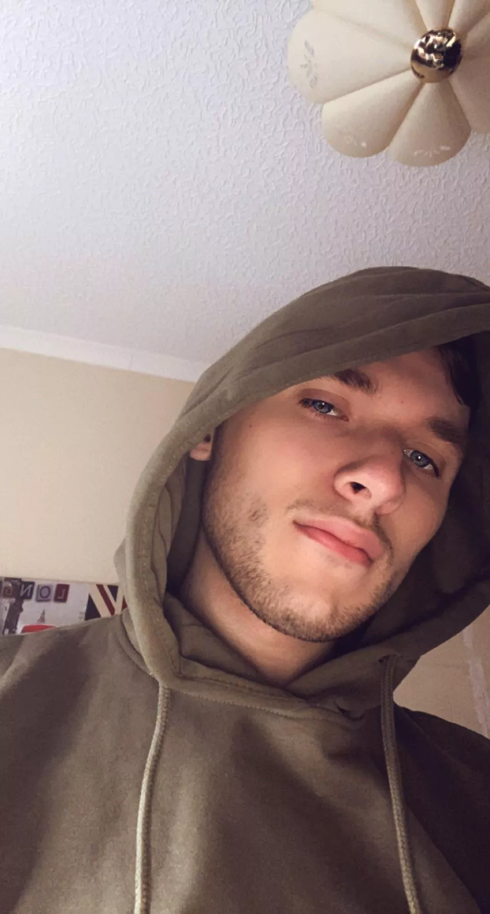 Anyone from UK looking for a relationship? ❤️