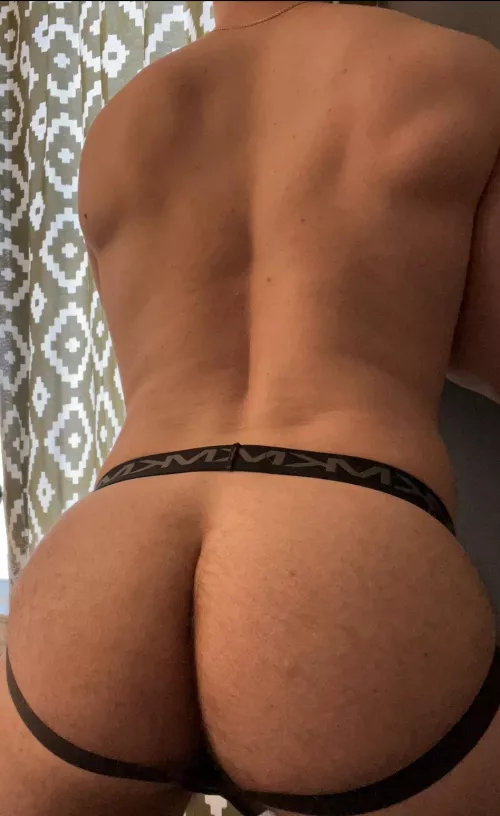 Anyone hungry for some cake? 🍰