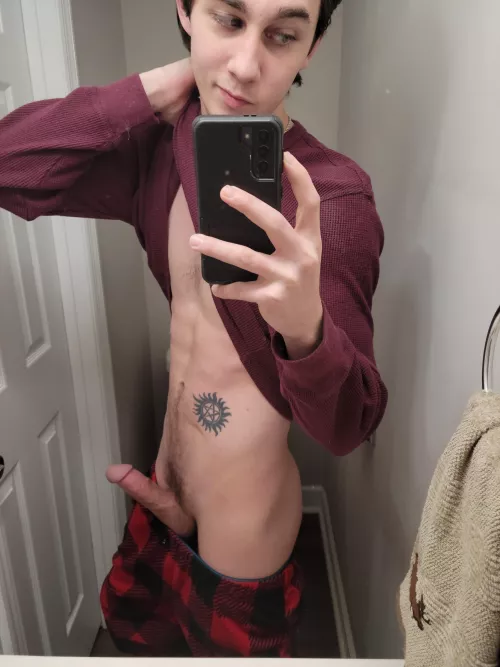 Anyone in Eastern Tennessee? Maybe some discreet fun? 23 yo