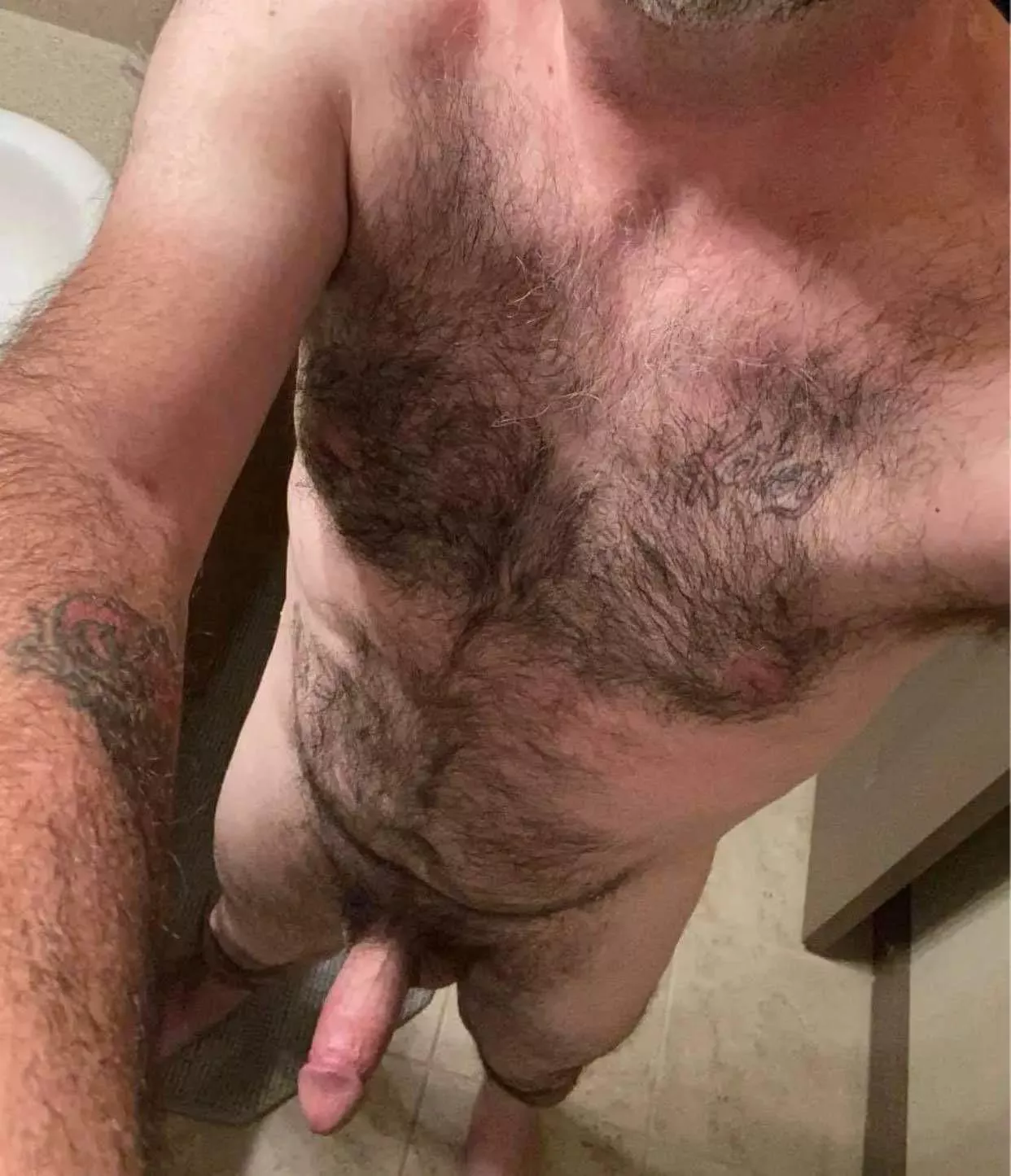 Anyone in Tampa area wanna go to Bucs vs Falcons game with me Sunday? I got an xtra ticket. My info on bio - let’s play receiver of our own after too! Hit me up.