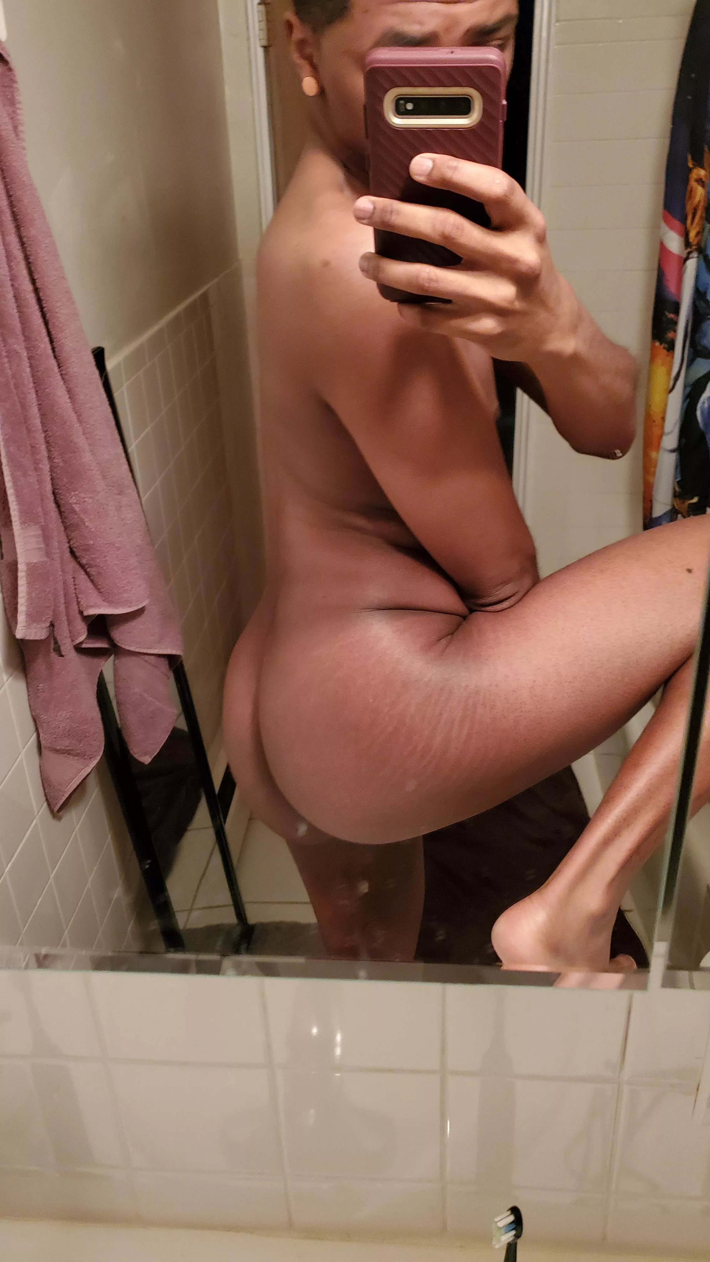 Anyone in the Trenton NJ area know where to cruise or wanna meet in public?