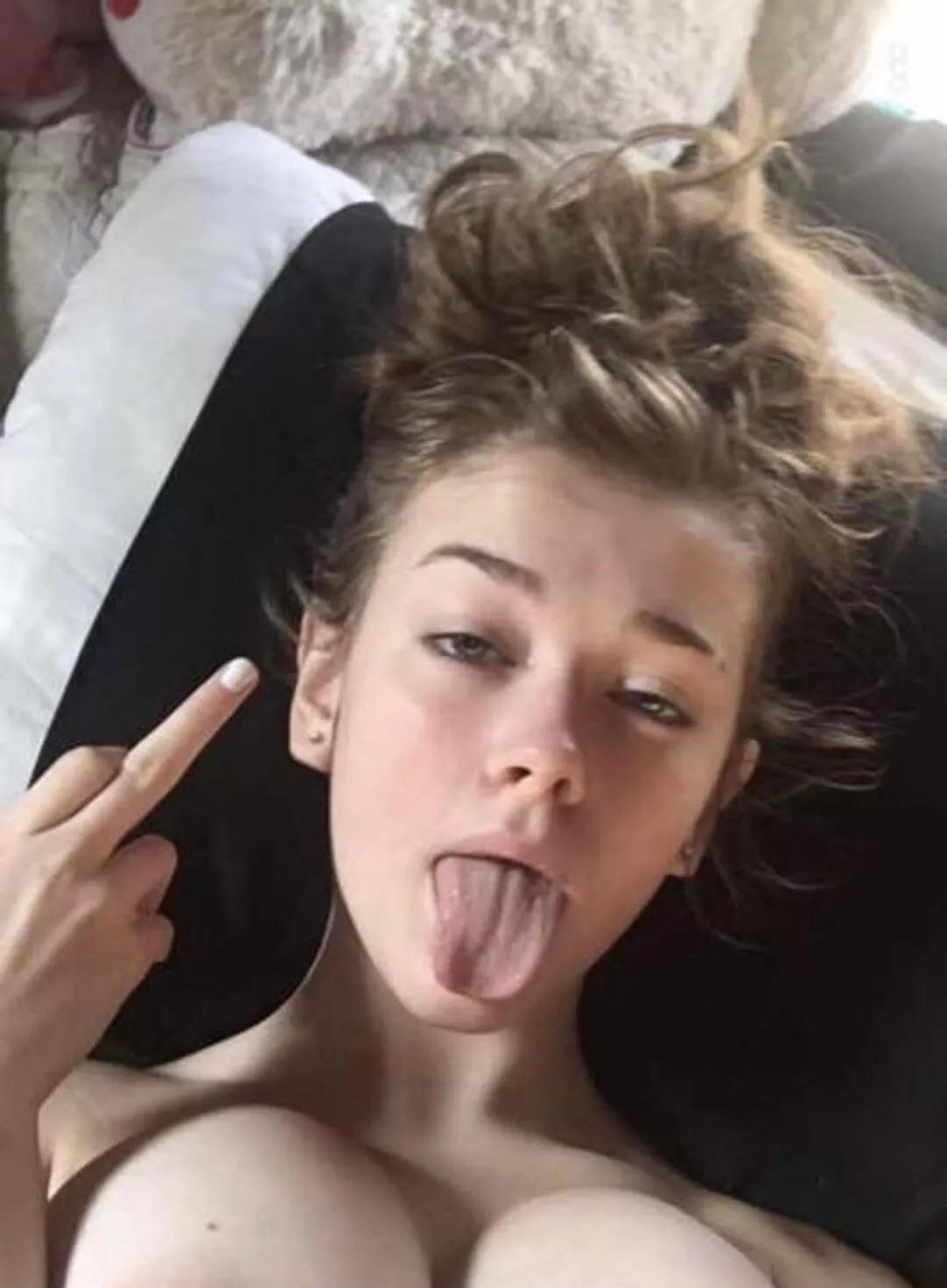 Anyone know who this is or got full? Anyone know who this is or got full?