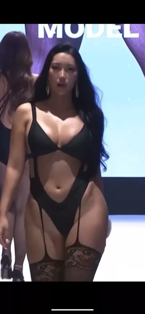 Anyone knows her name?