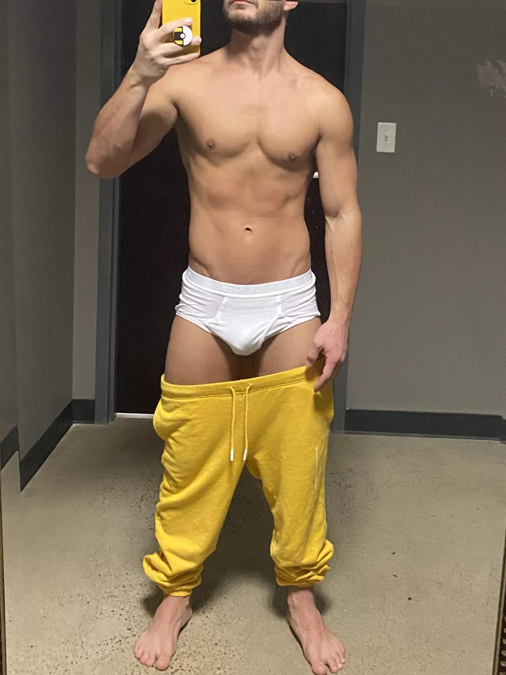 Anyone like a classic briefs look? What’s your favorite style of underwear? Anyone like a classic briefs look? What’s your favorite style of underwear?