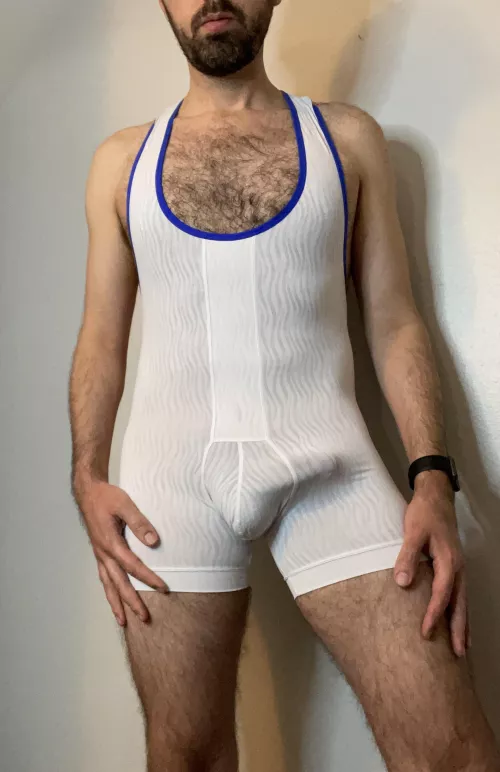 Anyone like a hairy guy in a singlet?