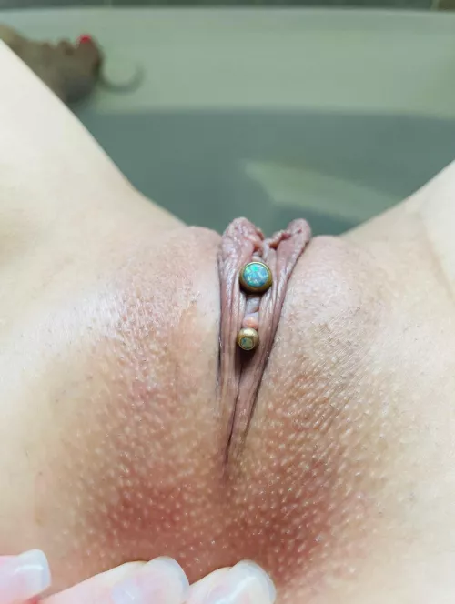Anyone like a pierced π±? (42 yo female)