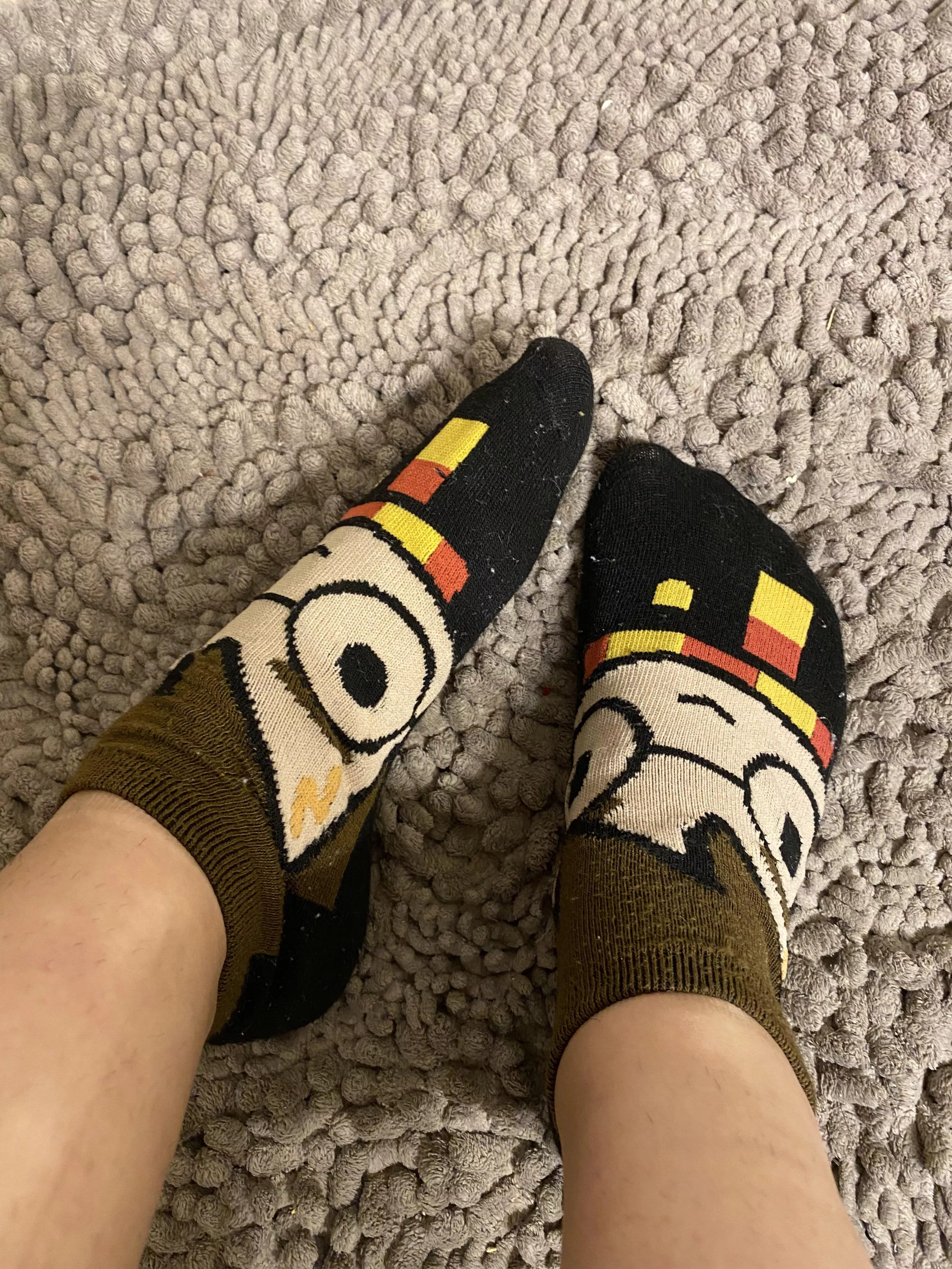 Anyone like my Harry Potter socks?⚡️😈 Anyone like my Harry Potter socks?⚡️😈