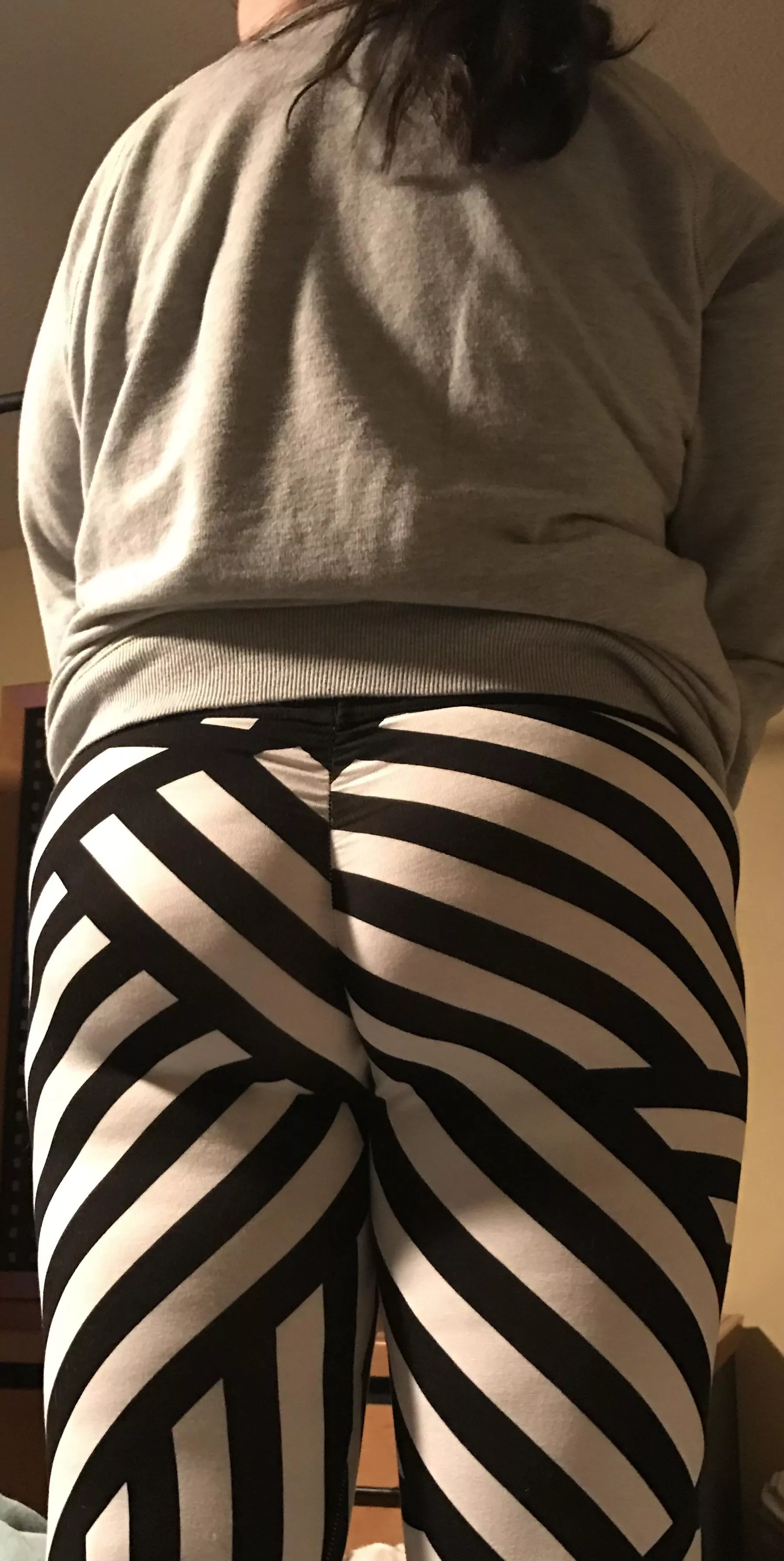 Anyone like the scrunched butt look as much as we do Anyone like the scrunched butt look as much as we do