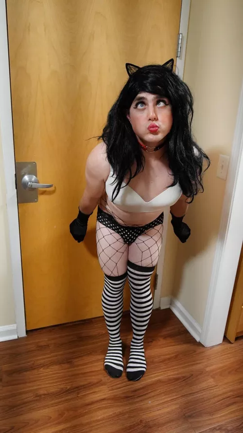 Anyone looking for a for a lil goth sissy?