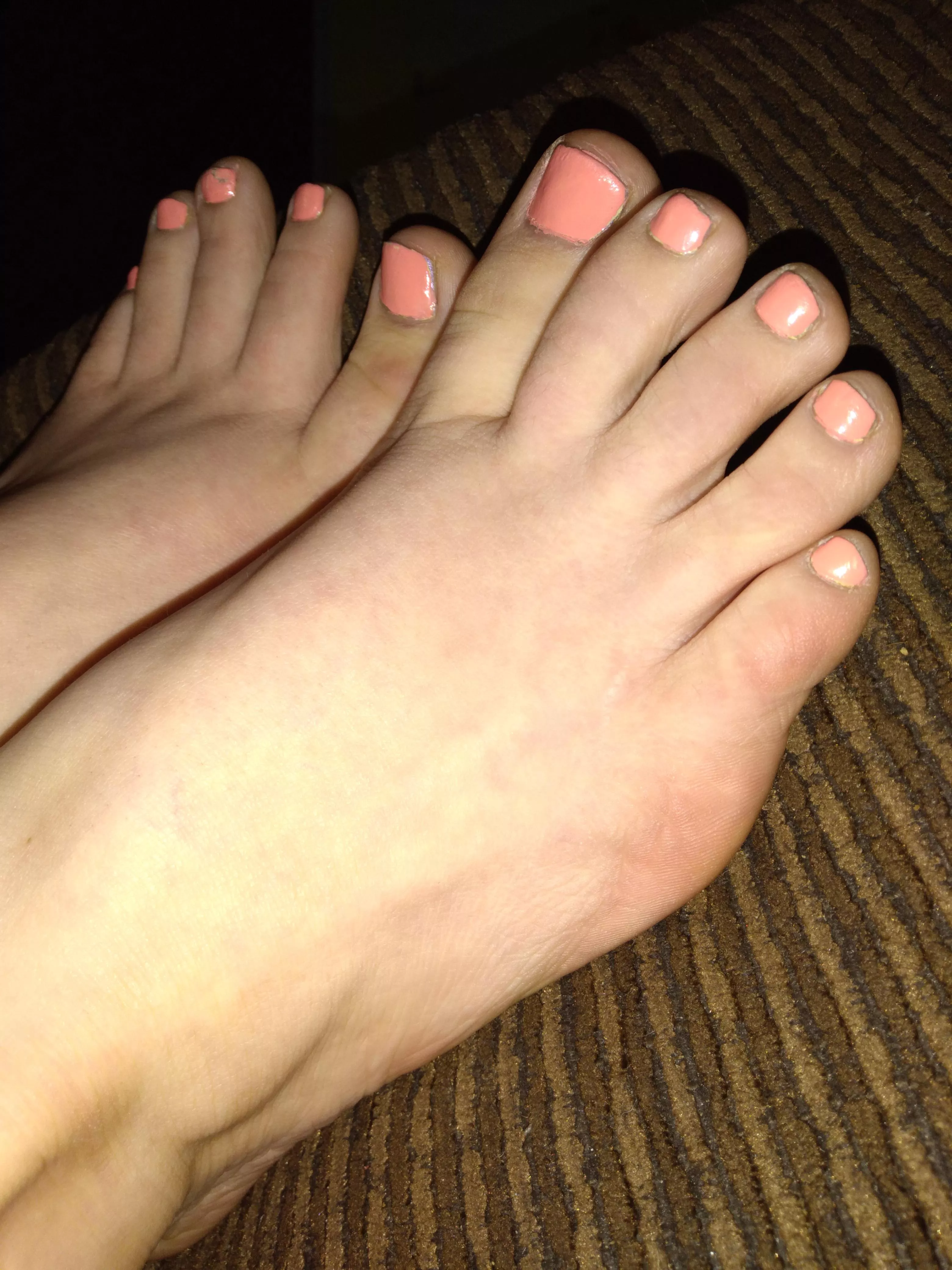 Anyone looking to cum on my toes
