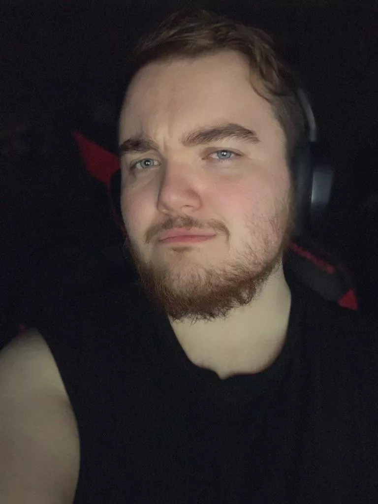 anyone play apex or dbd? anyone play apex or dbd?