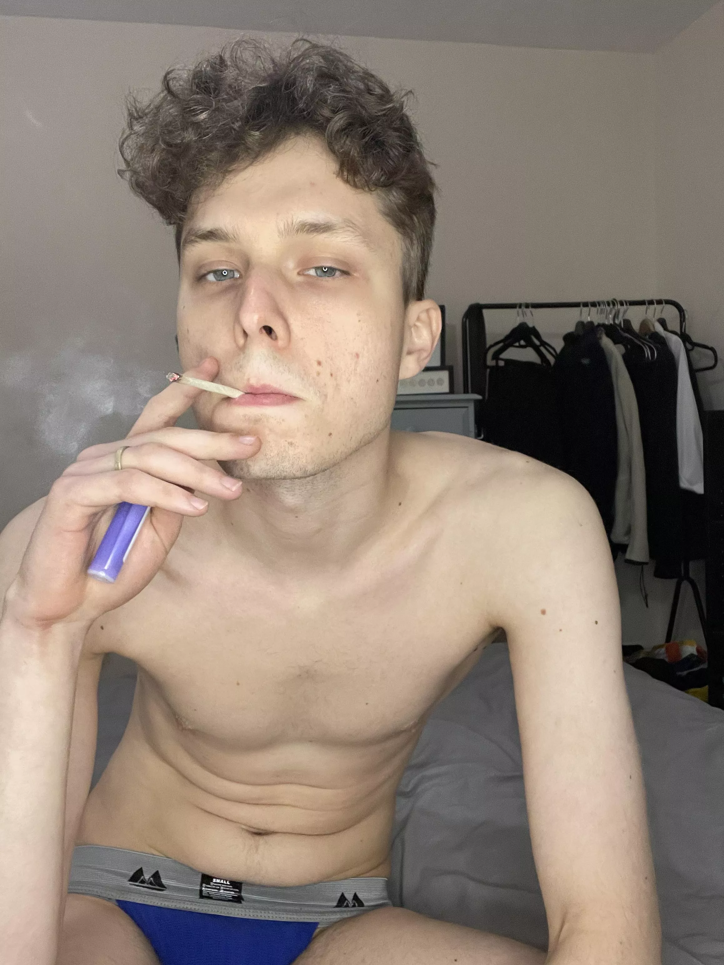 Anyone popping round for a smoke? 🙄 Anyone popping round for a smoke? 🙄