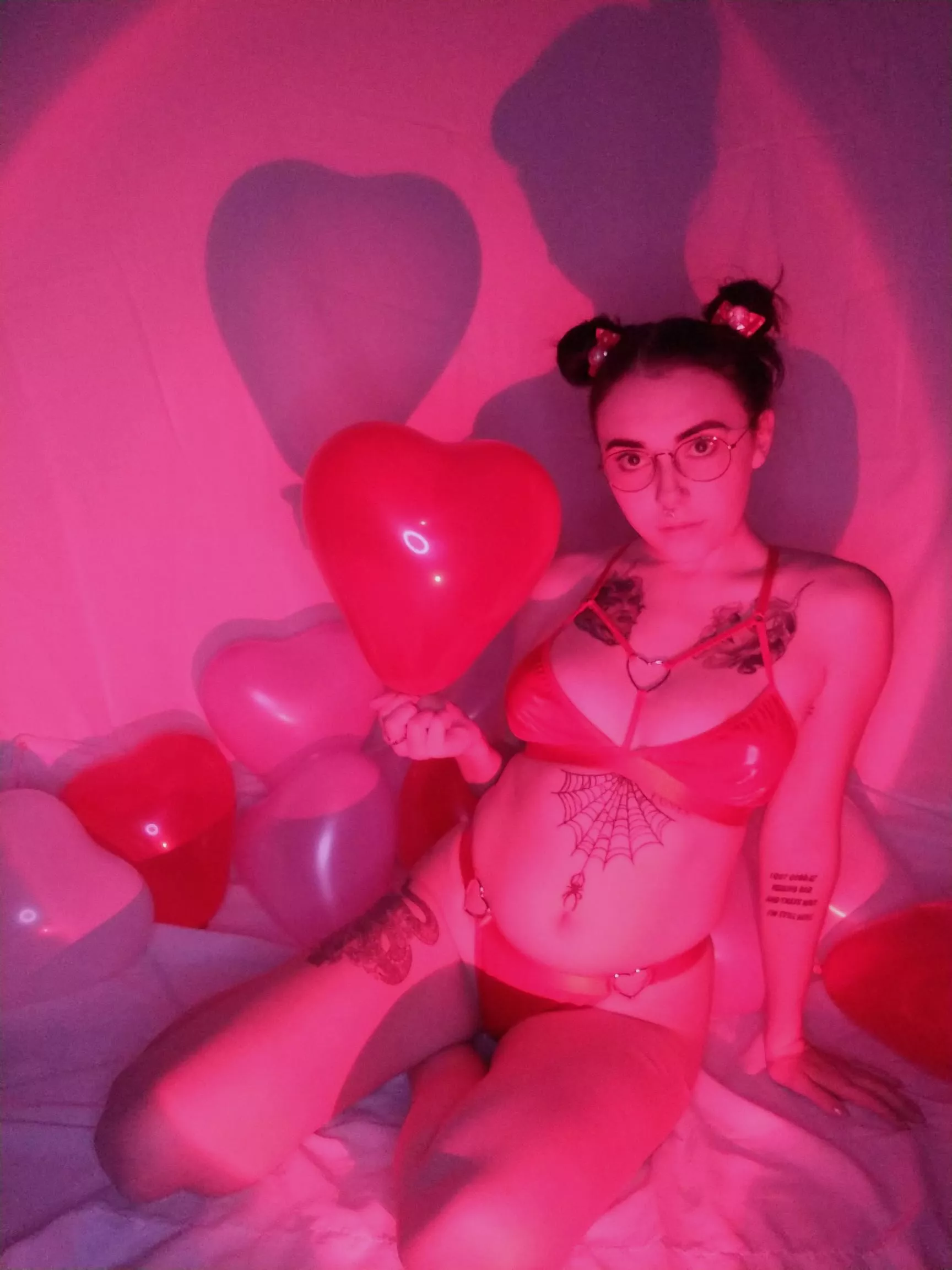 ANYONE STILL NEED A VALENTINE 💋