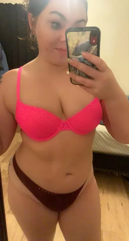 Anyone wanna chat?? Make some friends and what not??! Message me!