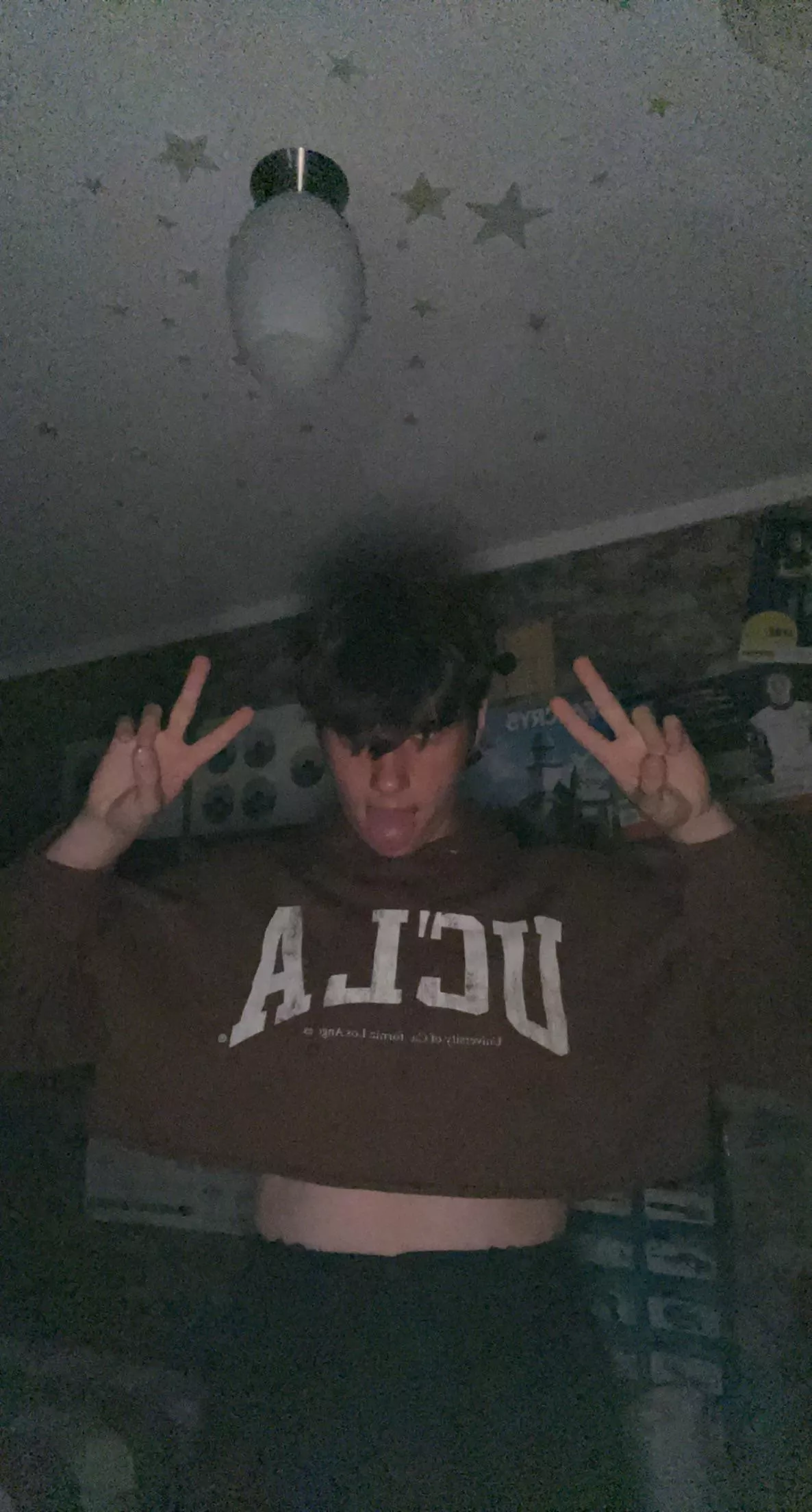 Anyone wanna cum on my face🤤🤤 follow if u do daddies 😋