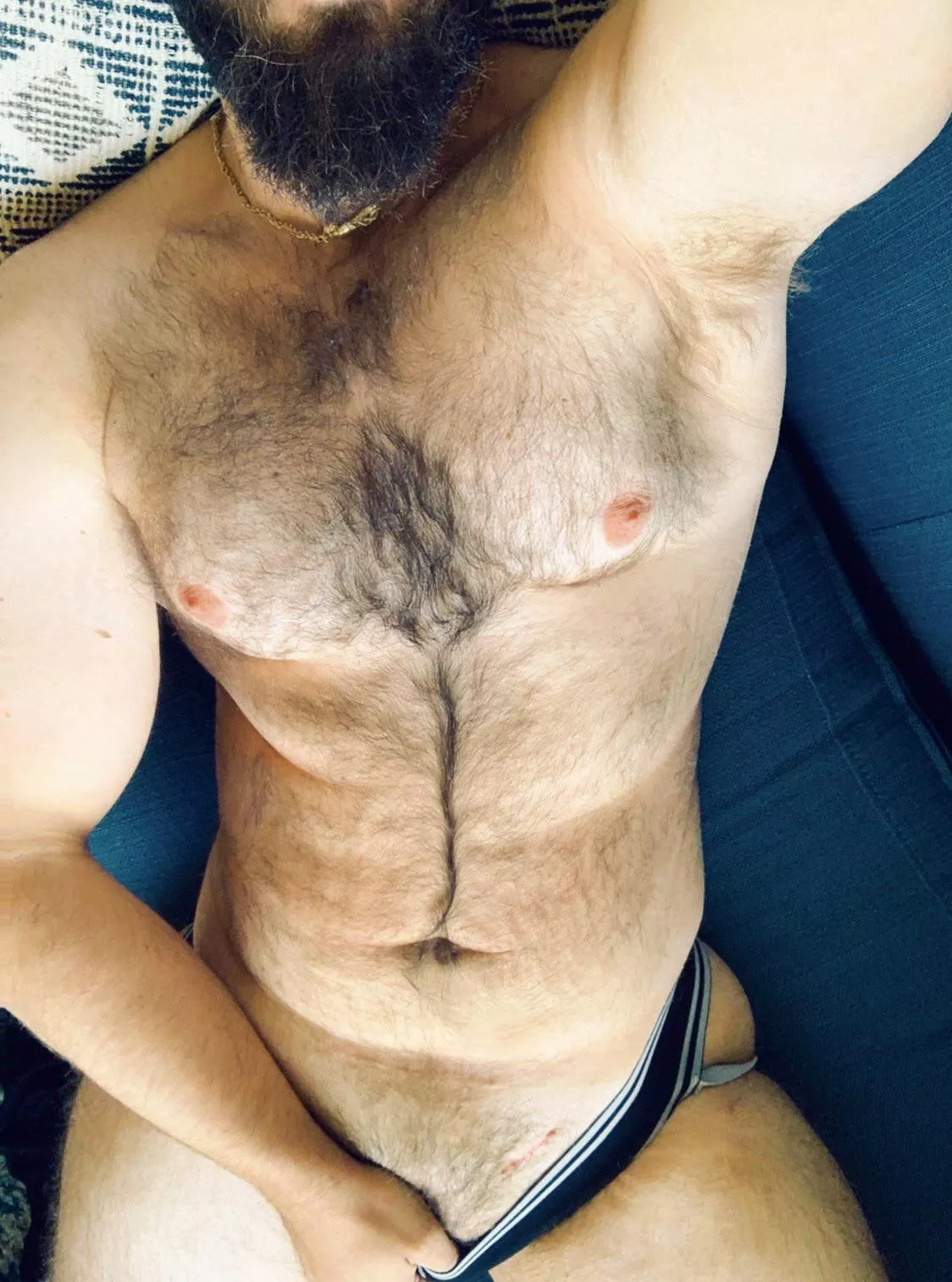 Anyone wanna distract me today? Dms are open 😈