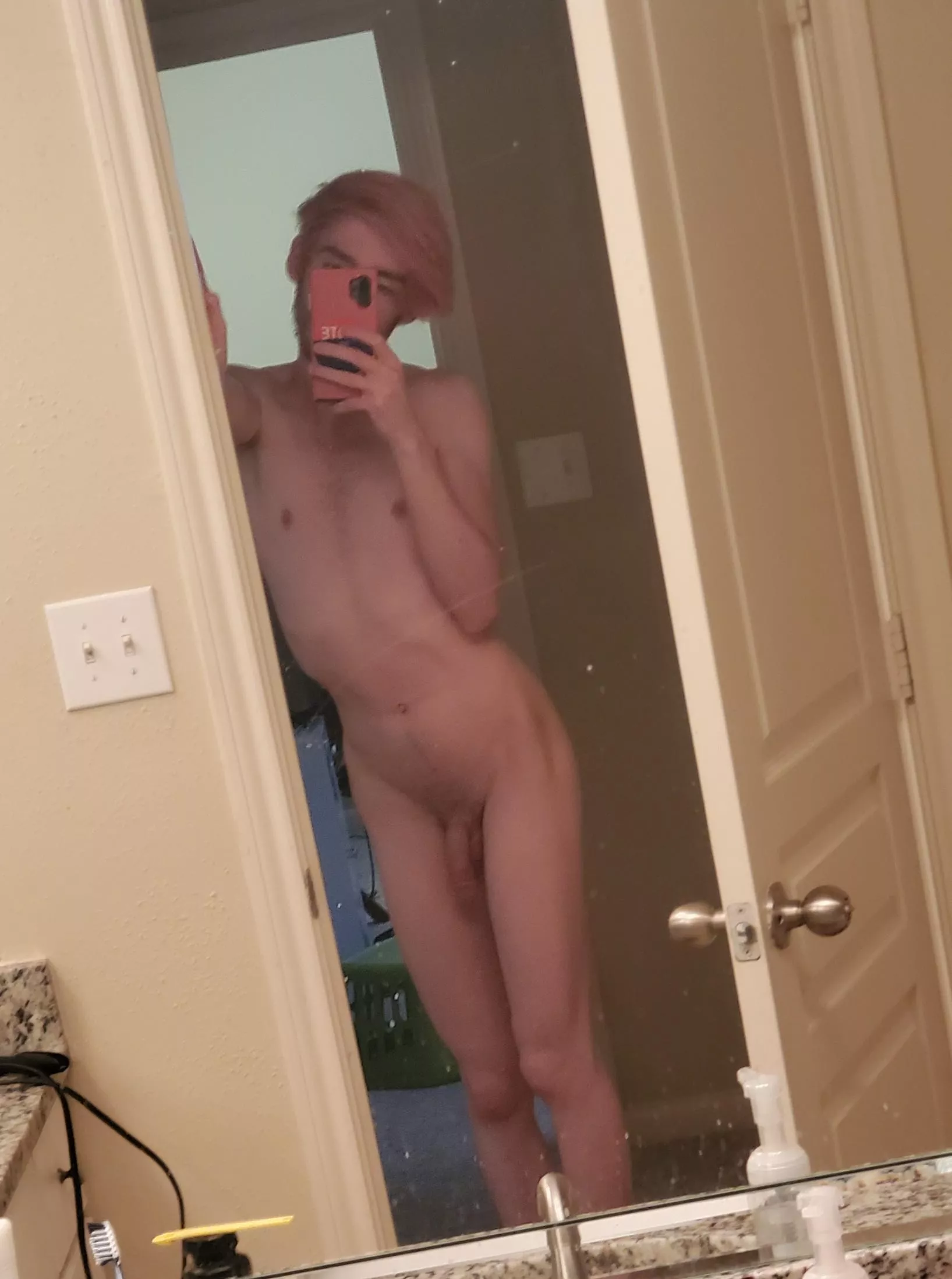 Anyone wanna fuck? 🥺