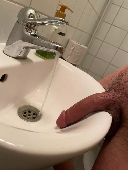 Anyone wanna give a hand and wash this?