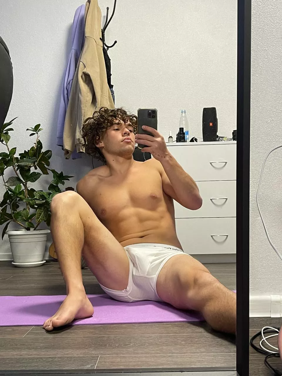 anyone wanna help me out with my semi?