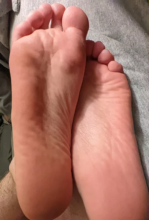 Anyone wanna lick these soles and suck these toes ?