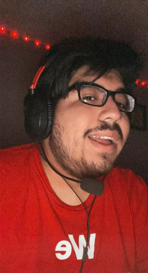 Anyone wanna play Cold War Zombies? 😊🎮