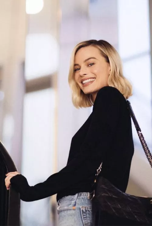 Anyone wanna play Margot Robbie for me?