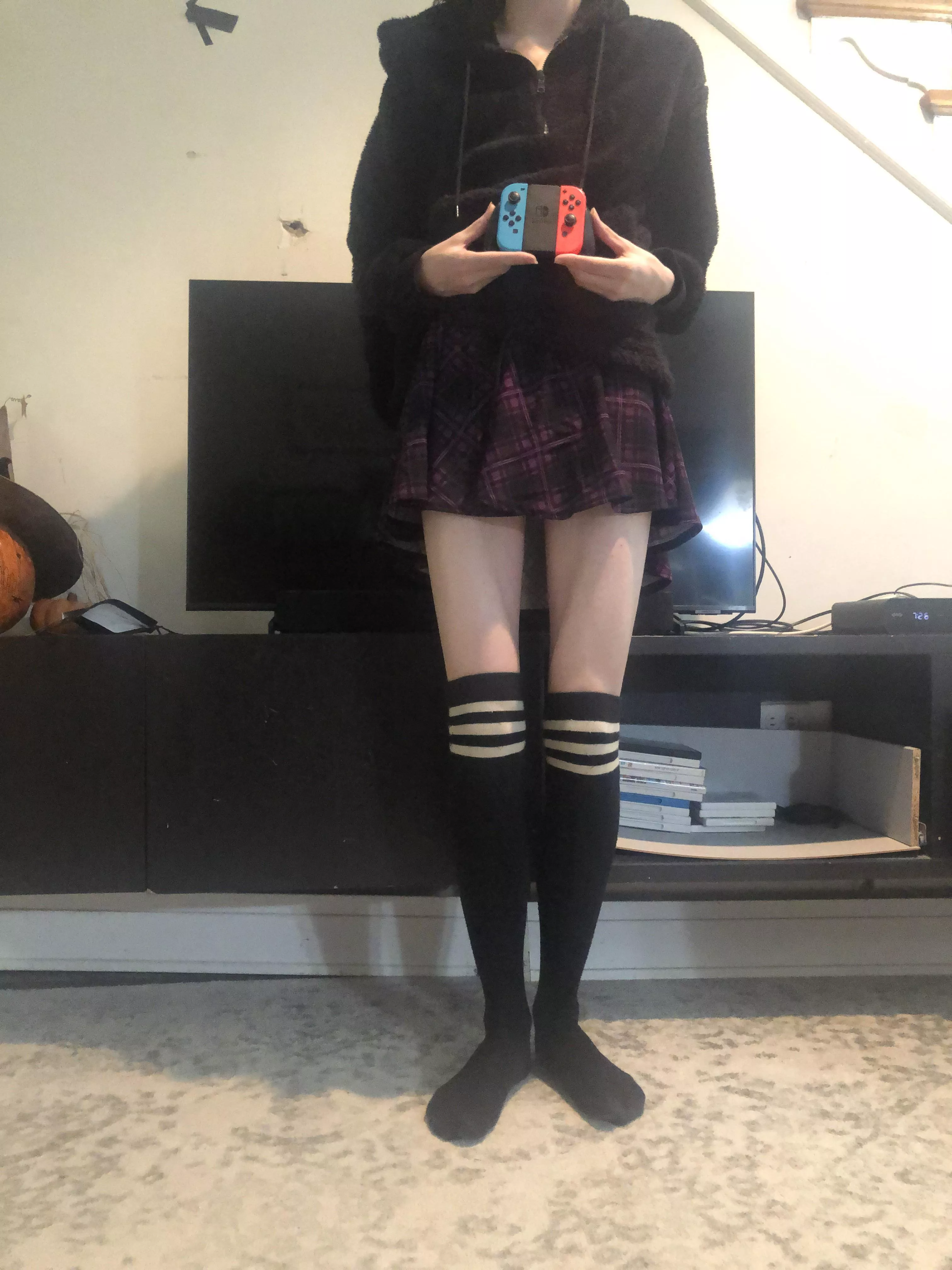 Anyone wanna play wit me 🥺