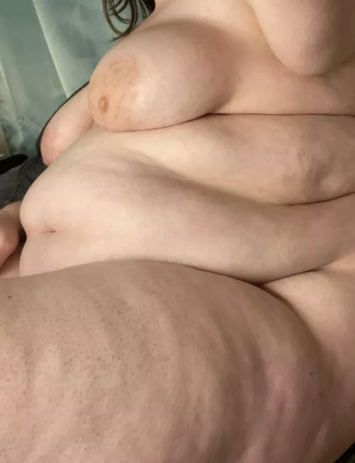 Anyone wanna spend the day in bed with me? Let’s celebrate the first day of 2022 😉