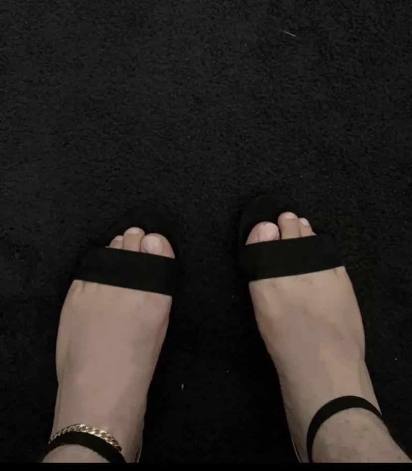 Anyone wanna take my heels off?