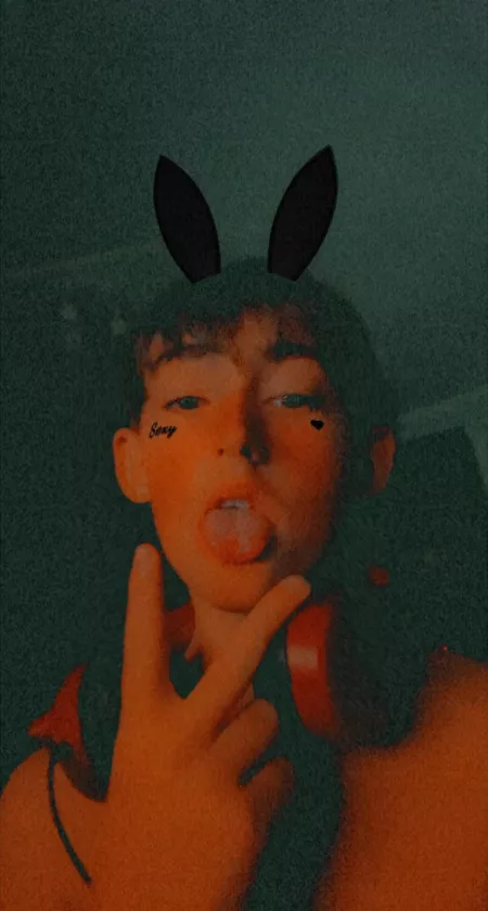 Anyone wanna talk to me Iβm just a lonely femboy