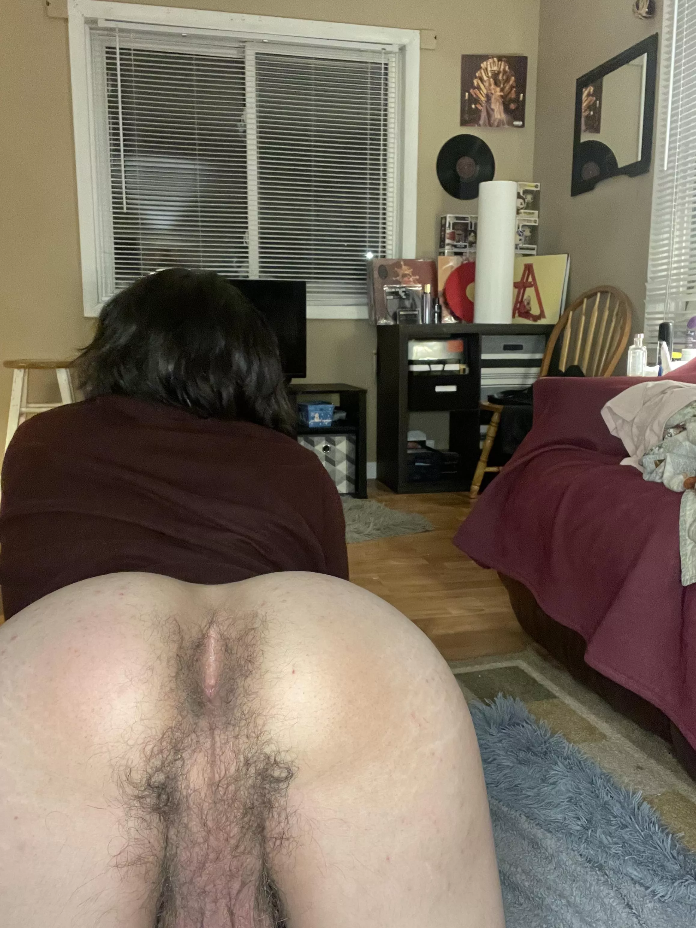 Anyone wanna top this cute twink 😏