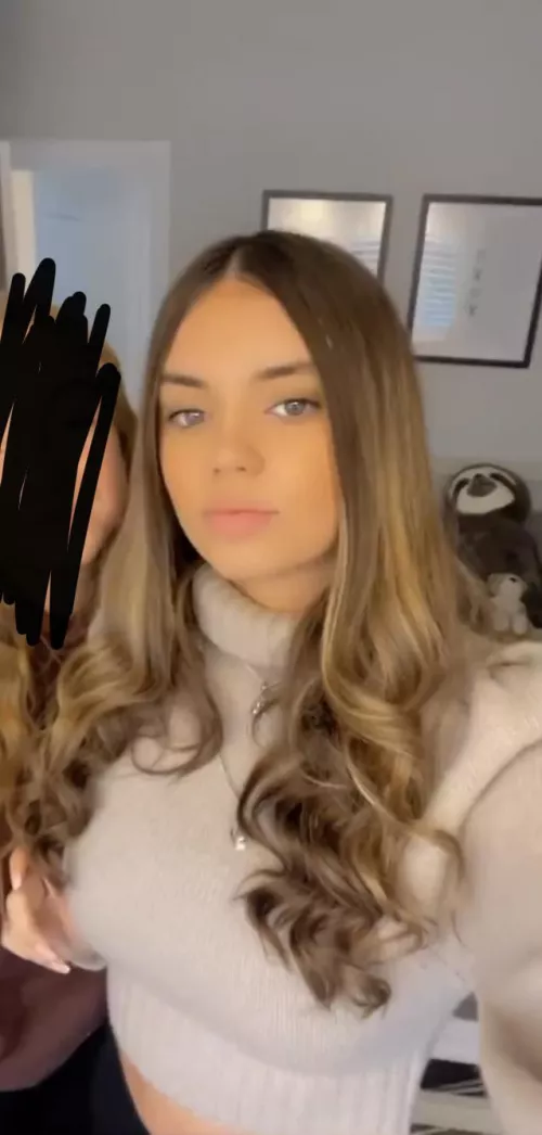 Anyone wanna tribute my friend or jack off to her together I’m bi add me on Kik alec_hqwer163