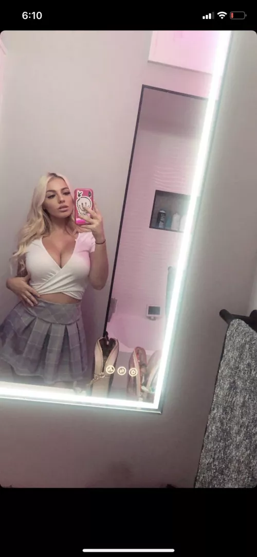 Anyone wanna voice chat about my sister