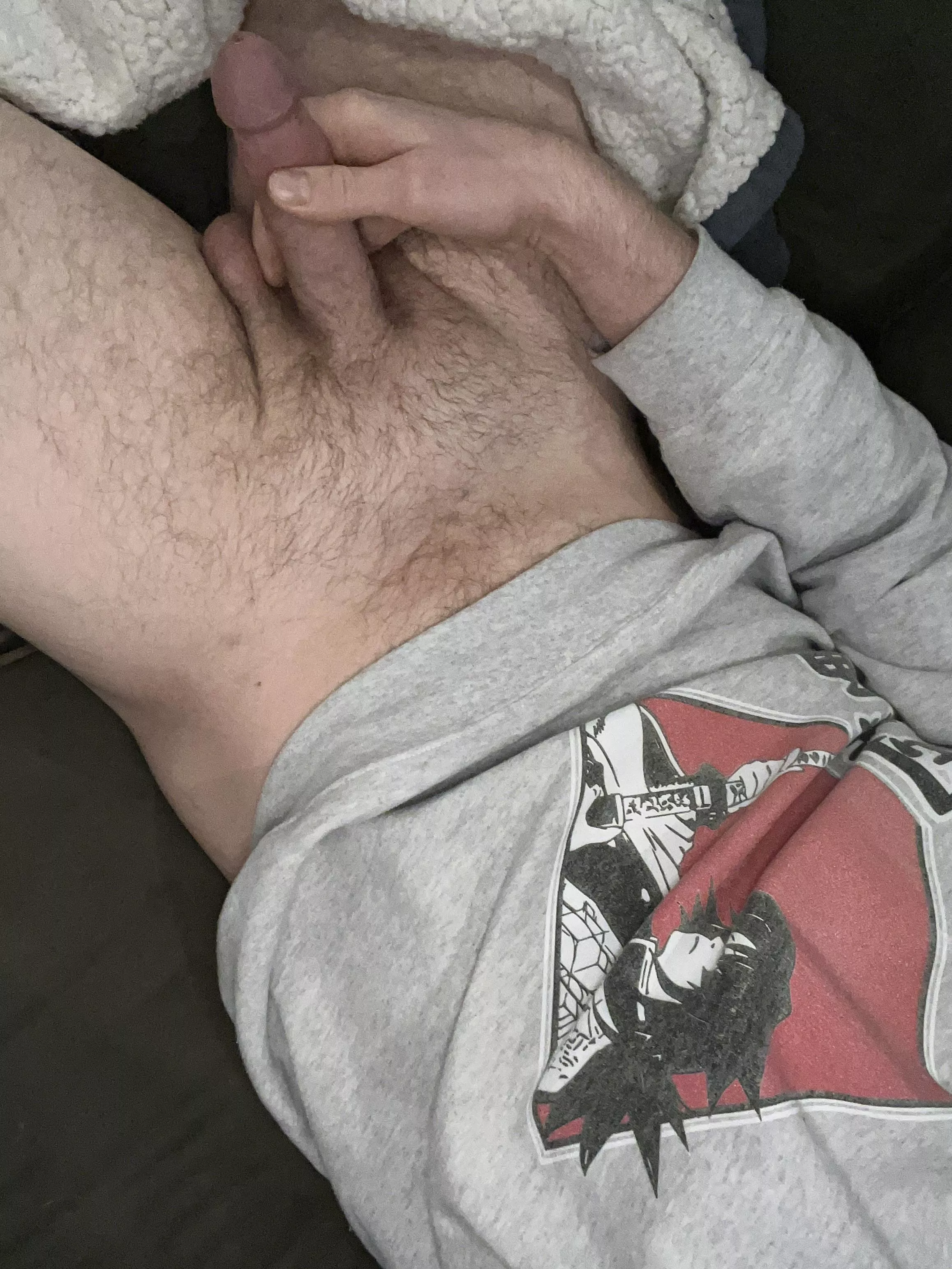 Anyone wanna watch Netflix with me, DMs open