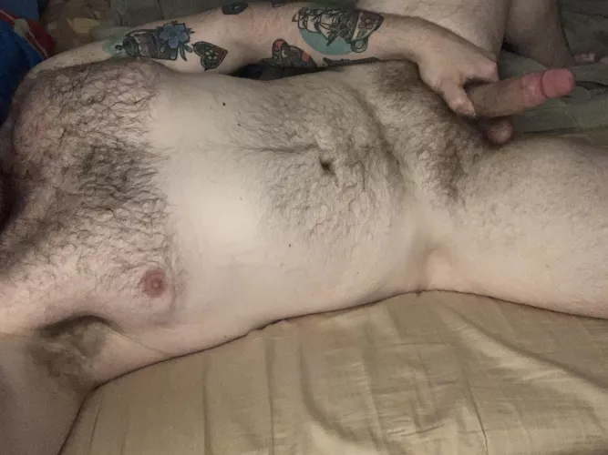 Anyone want to come cuddle up w/ this otter? 😇😅