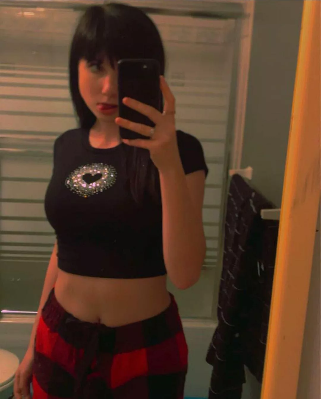 Anyone want to cum tribute my girlfriend Anyone want to cum tribute my girlfriend