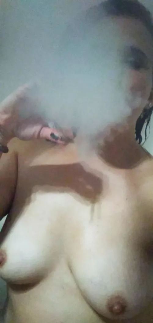 Anyone want to smoke a blunt in the shower with me? π¦