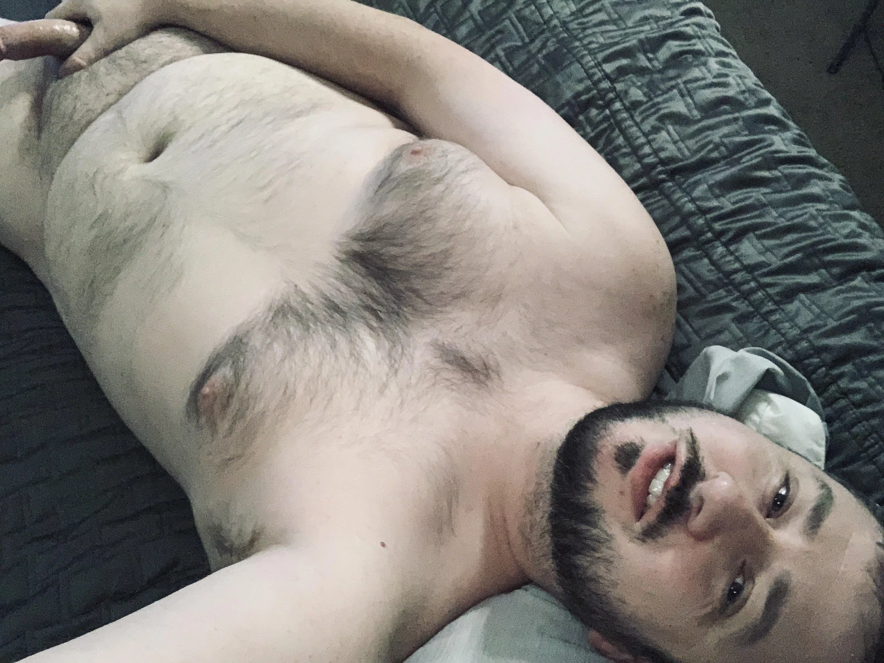 😈Anyone want to Snapchat later tonight? bryan_priest21