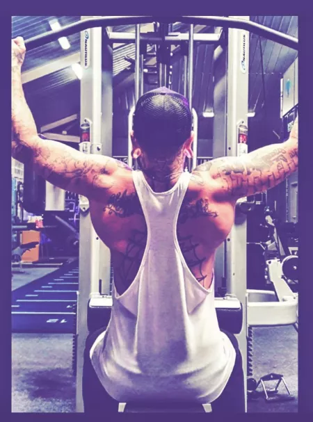 anyone want to spot Me?... Or you can happily watch me work up a sweat 💦