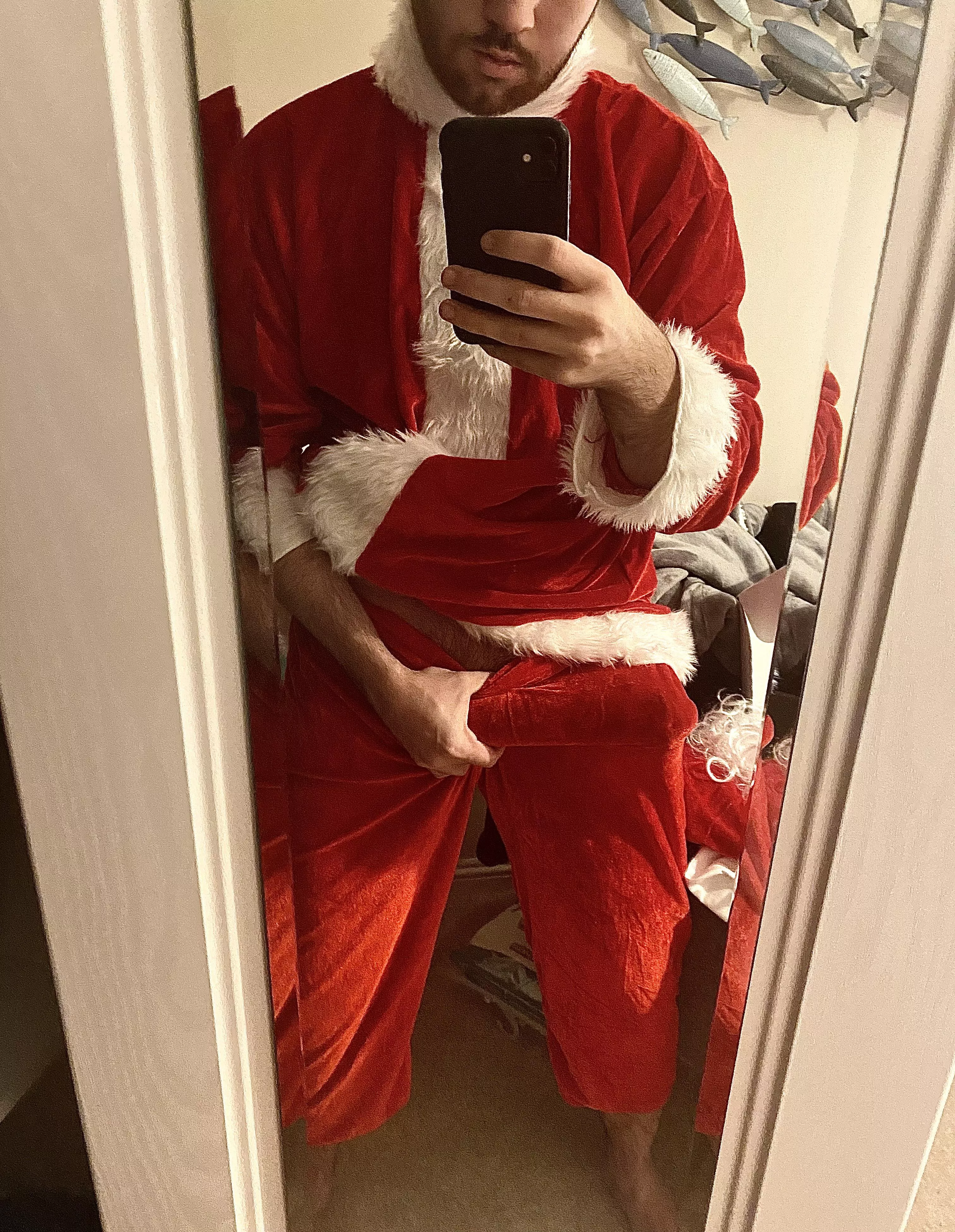 Anyone want to unwrap this present?? Message me for a sneak peak 😜😘