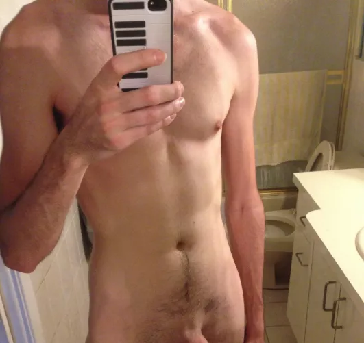 Apparently Reddit chat supports images now🤔 let's test it out! Send me a pic!