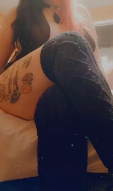 Are filthy alt MILFs your type?